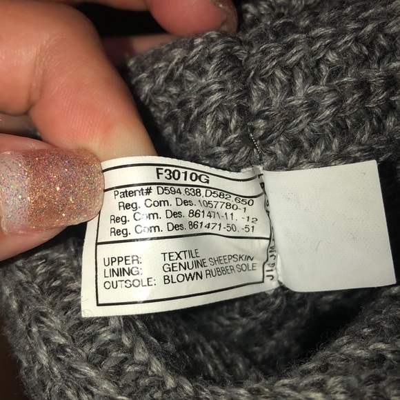 Gray uggs that can be rolled up or down - Picture 7 of 7